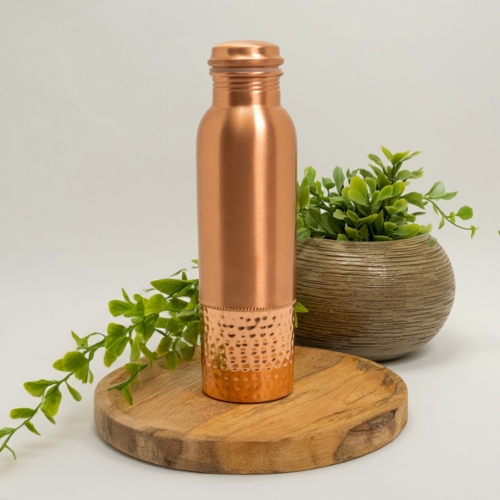 Puur koperen waterfles gehamerde rand beneden ±750 ml/280 g (zware uitvoering)